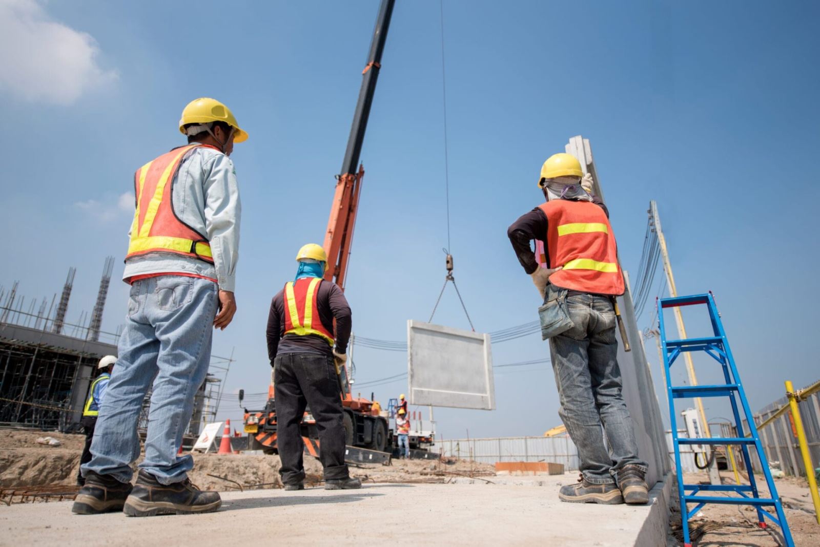 NGÀNH XÂY DỰNG VÀ ĐỘNG LỰC TỪ HẠ TẦNG CHIẾN LƯỢC